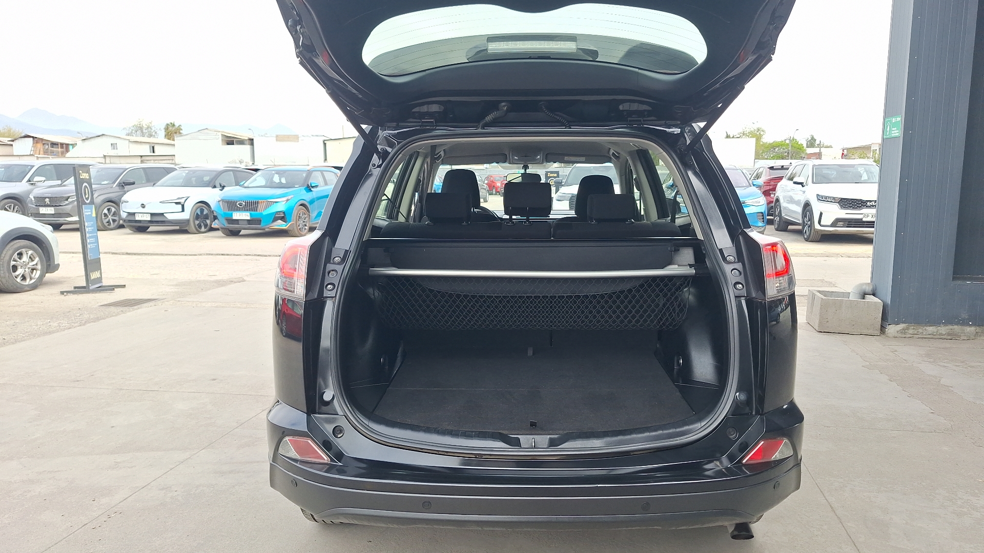 Toyota RAV4 — foto 4 de 14