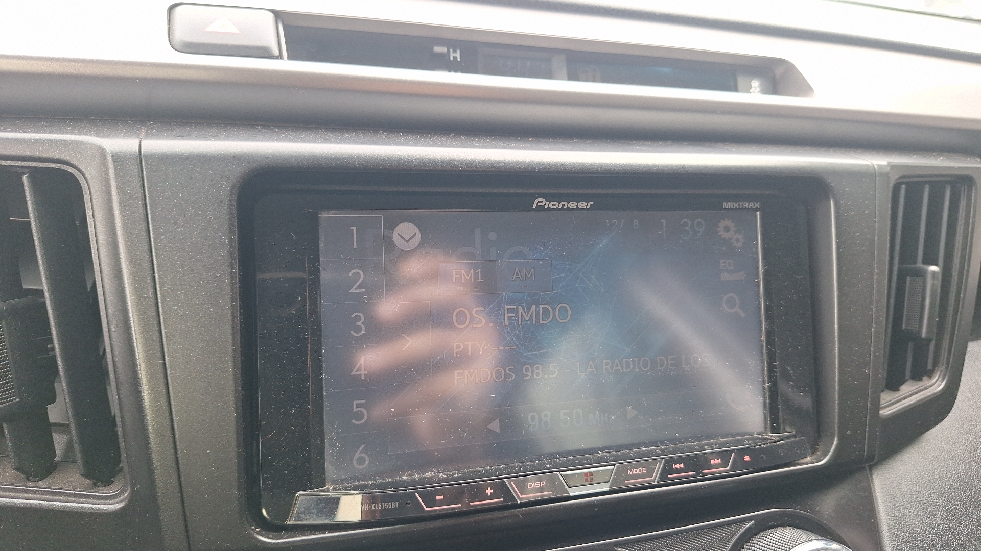 Toyota RAV4 — foto 10 de 14