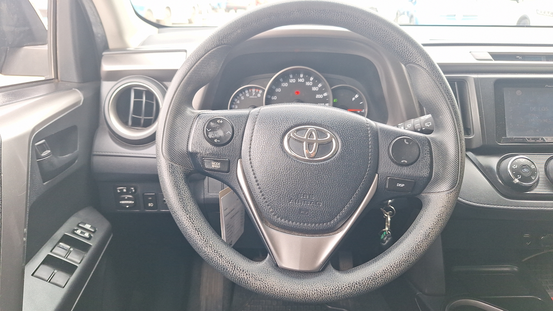 Toyota RAV4 — foto 8 de 14