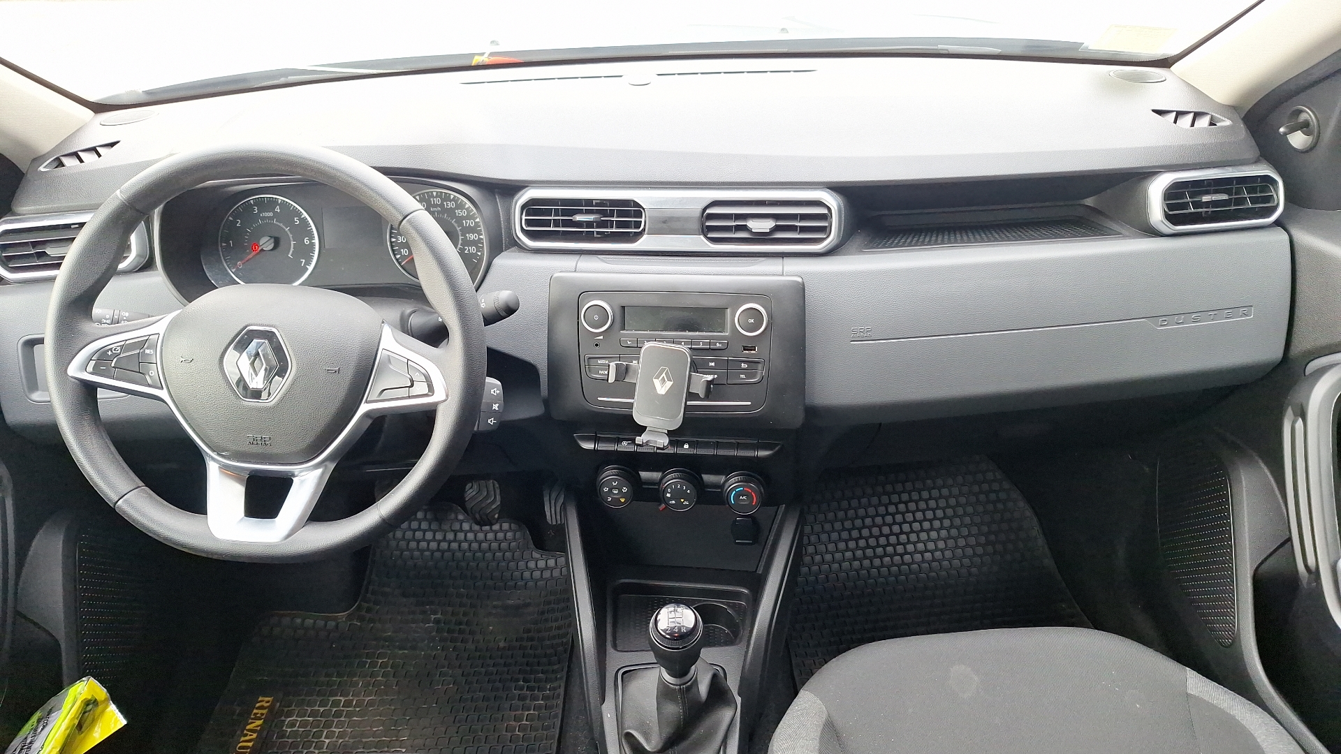 Renault Duster — foto 6 de 14