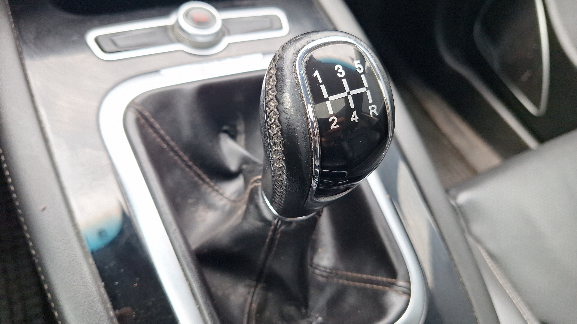 Jetour X70 — foto 11 de 17