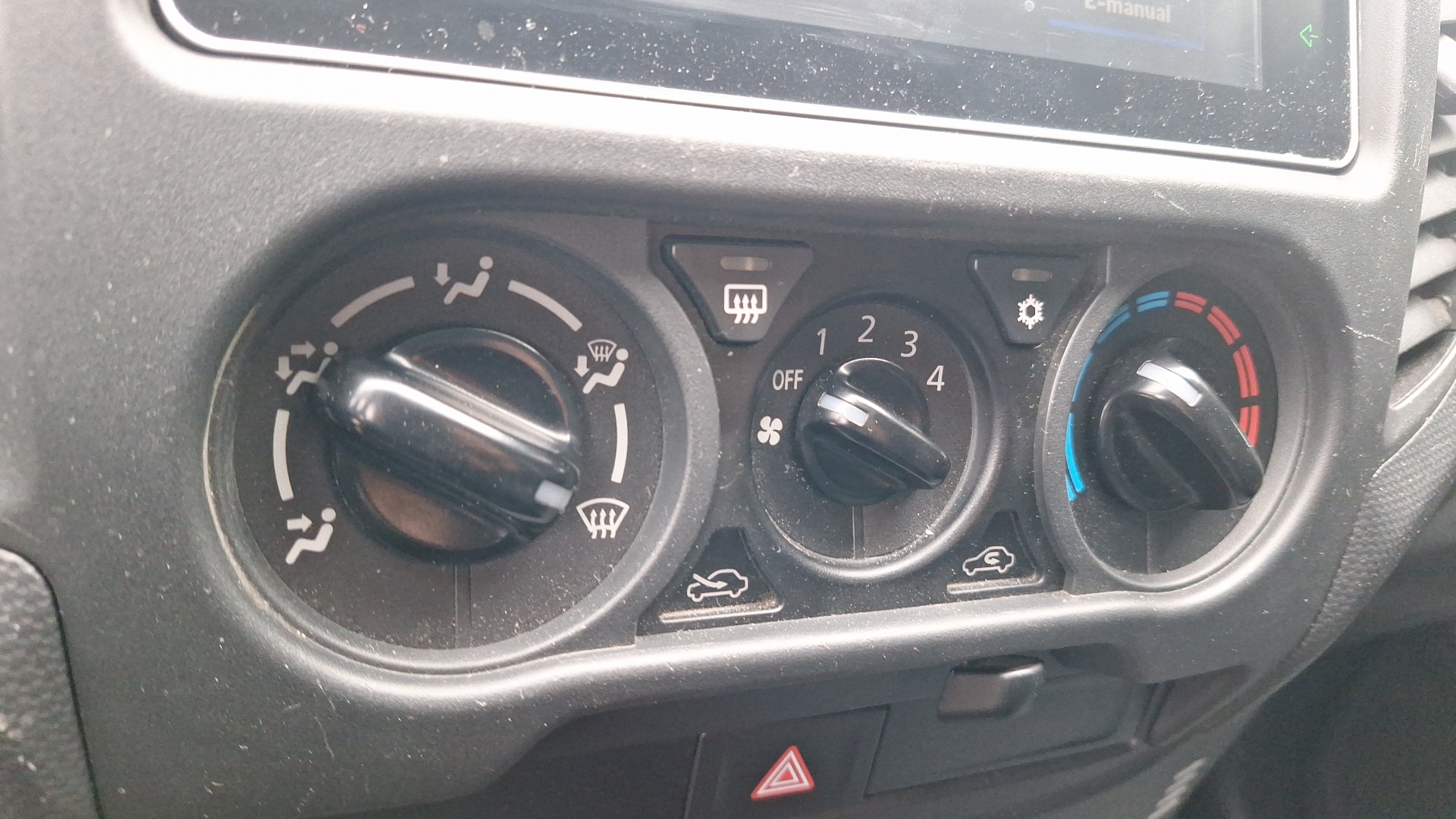 Mitsubishi L200 — foto 14 de 14