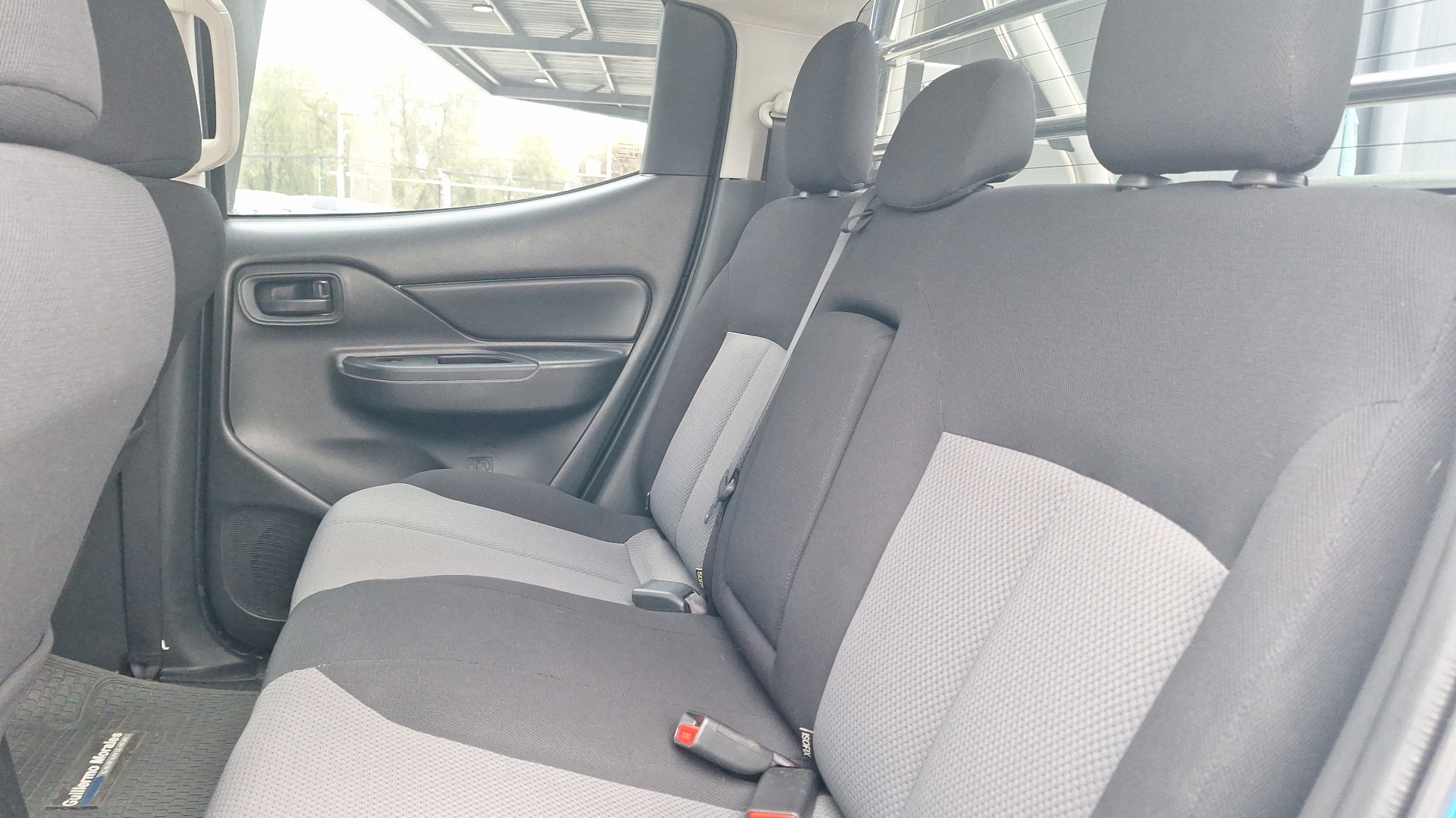 Mitsubishi L200 — foto 12 de 14