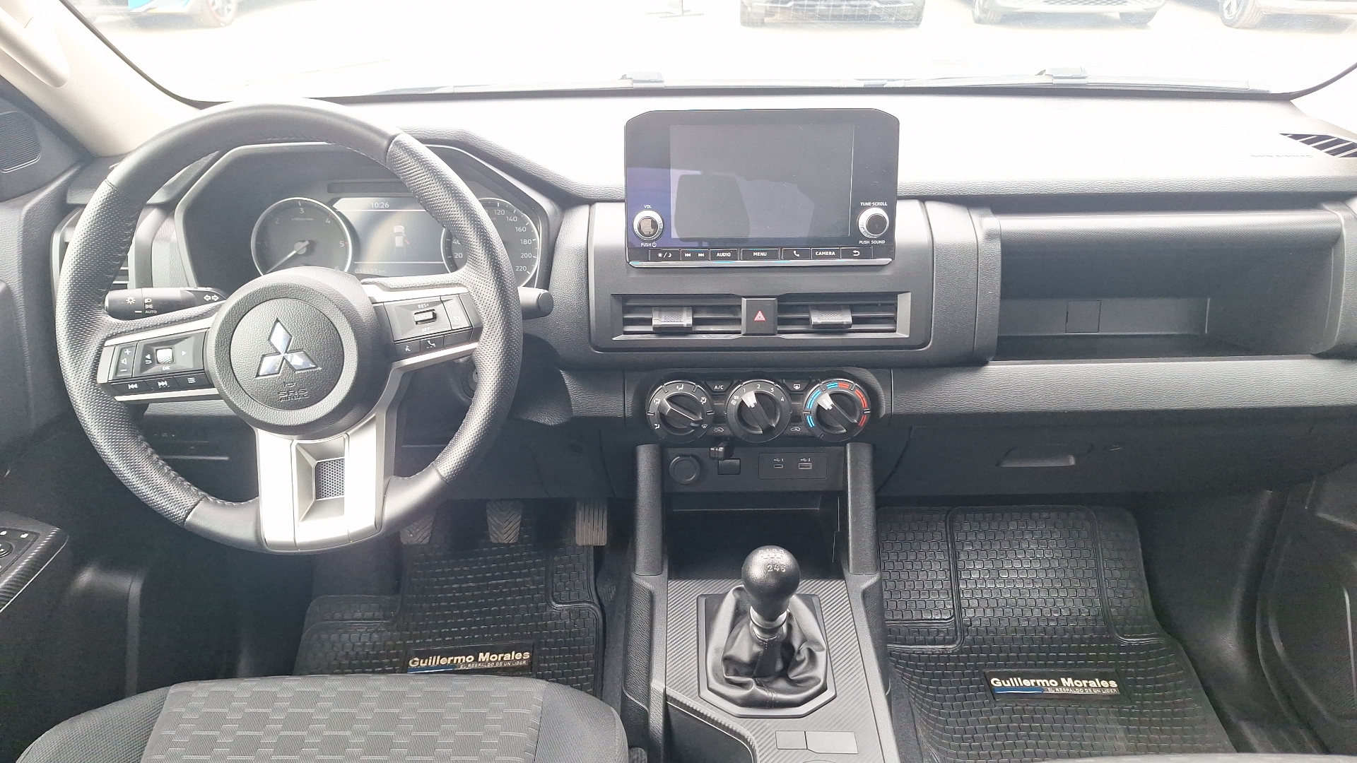 Mitsubishi L200 — foto 6 de 15