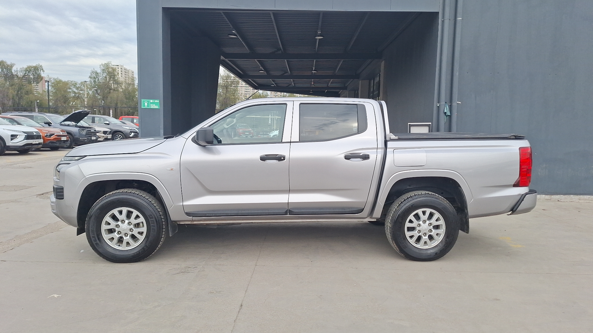 Mitsubishi L200 — foto 2 de 15