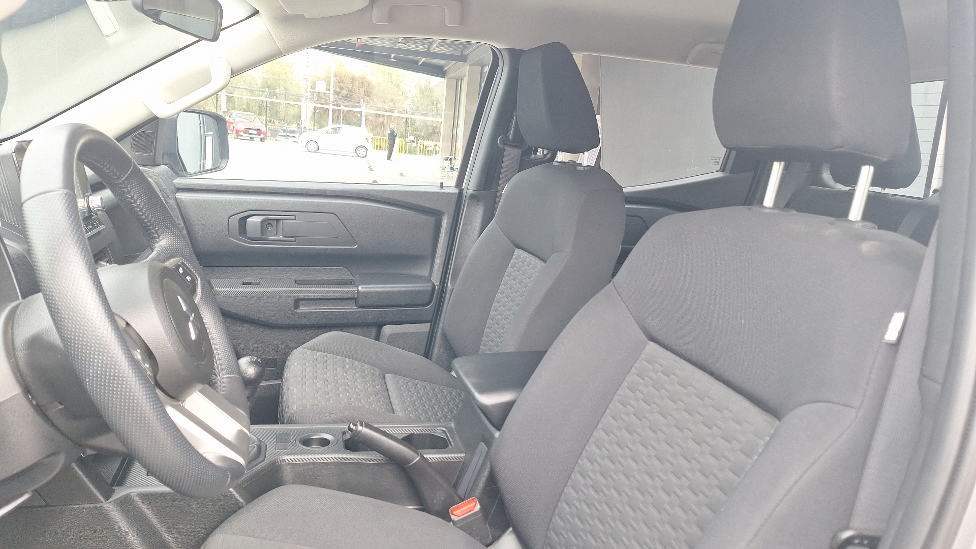 Mitsubishi L200 — foto 14 de 15
