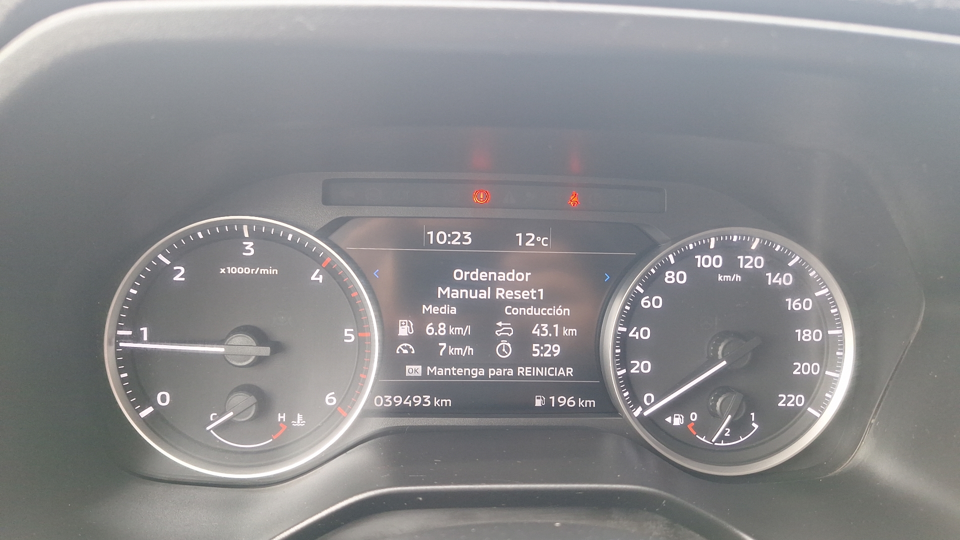 Mitsubishi L200 — foto 9 de 15