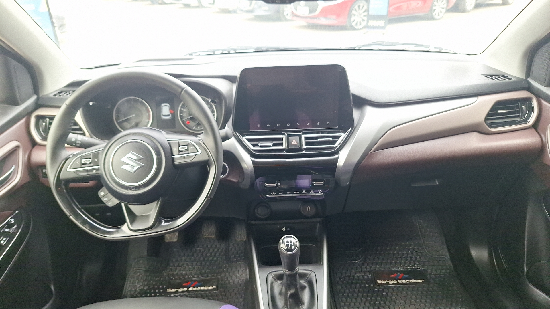 Suzuki Fronx — foto 6 de 15