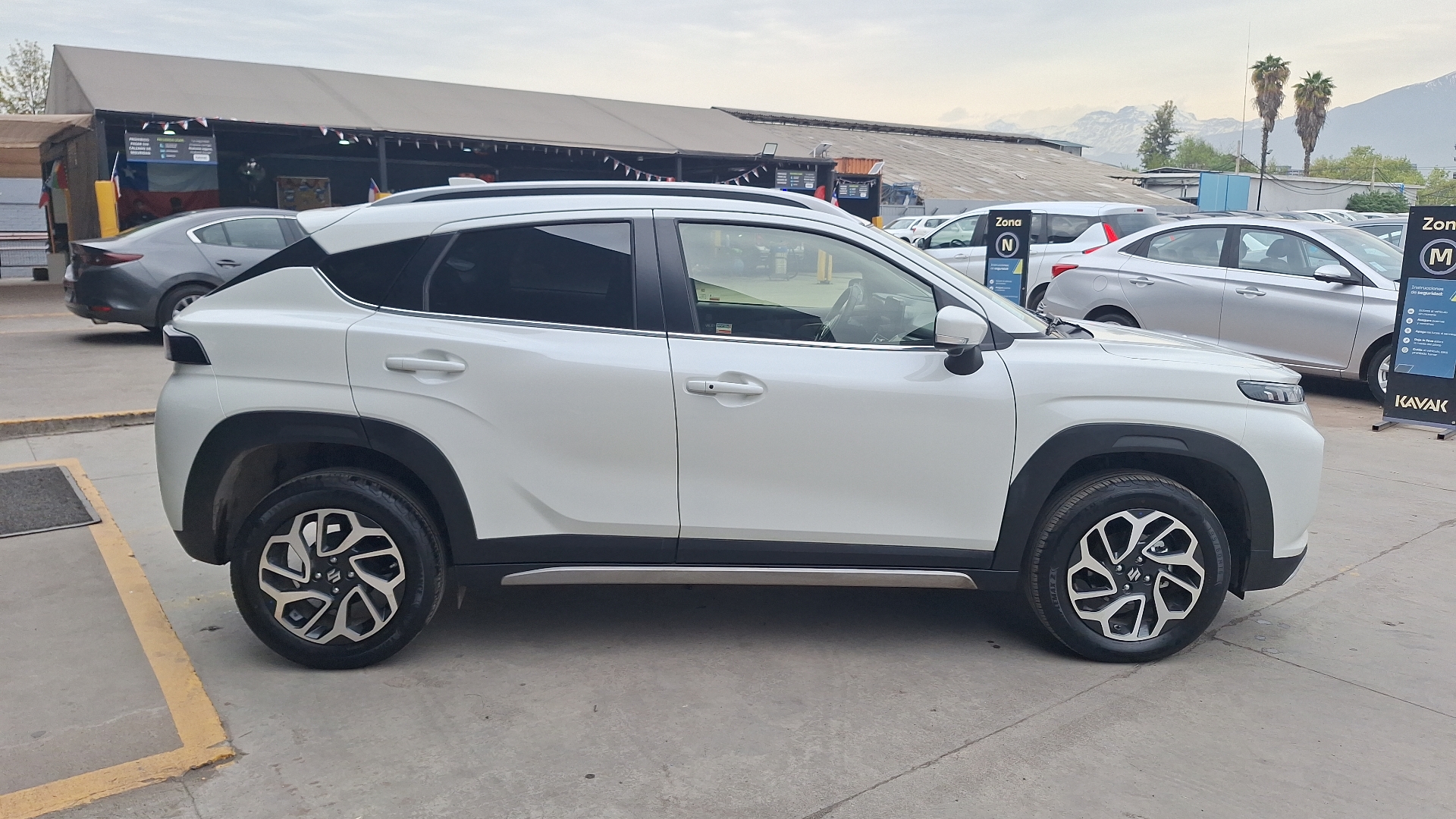 Suzuki Fronx — foto 5 de 15