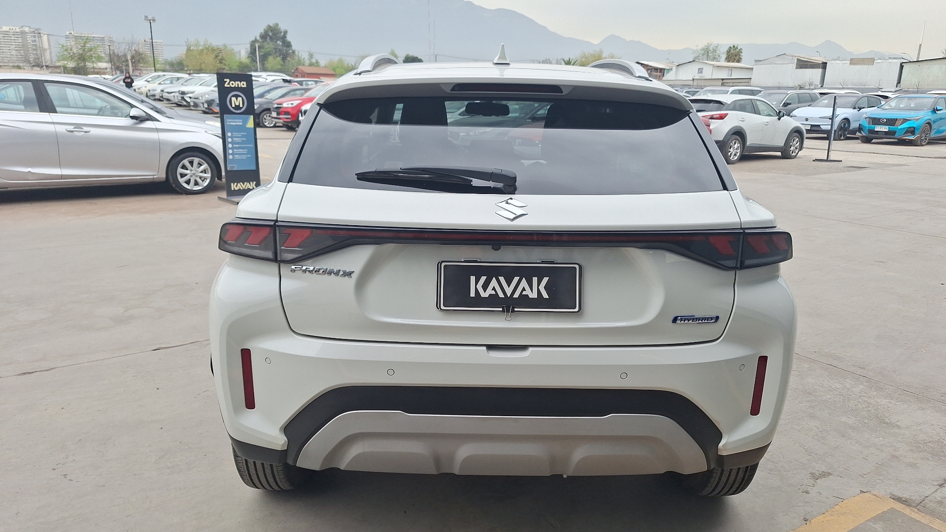 Suzuki Fronx — foto 3 de 15