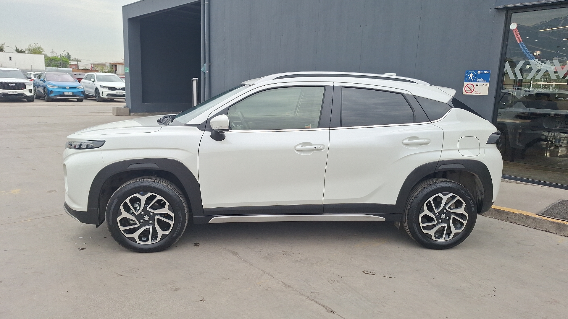 Suzuki Fronx — foto 2 de 15