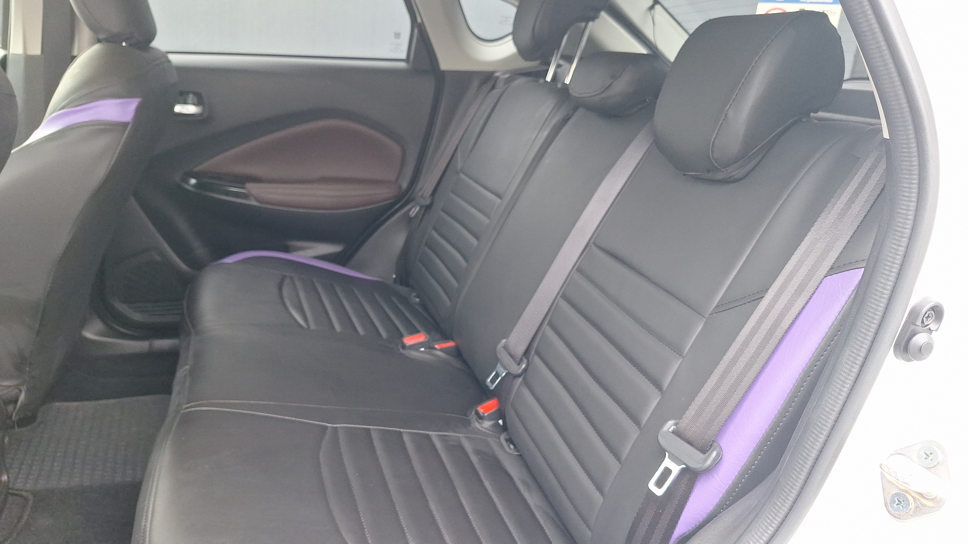 Suzuki Fronx — foto 13 de 15