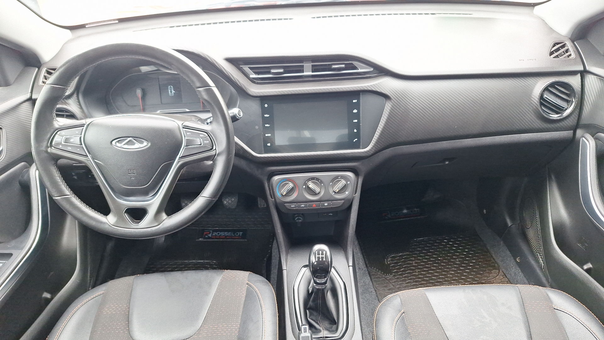 Chery Tiggo 2 — foto 6 de 15