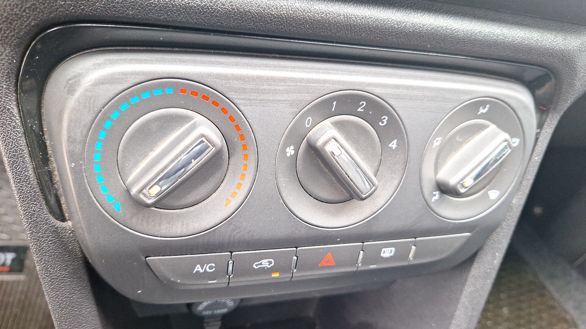 Chery Tiggo 2 — foto 15 de 15