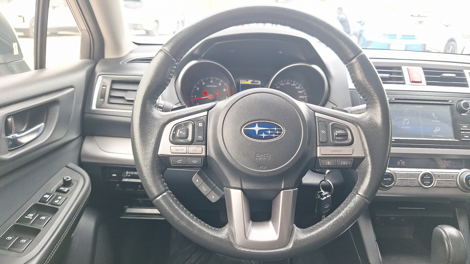 Subaru Legacy — foto 8 de 15