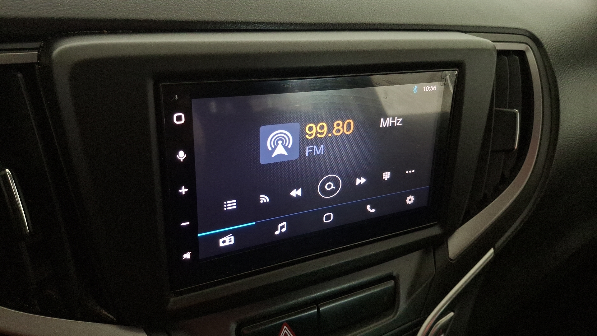 Suzuki Baleno — foto 10 de 16