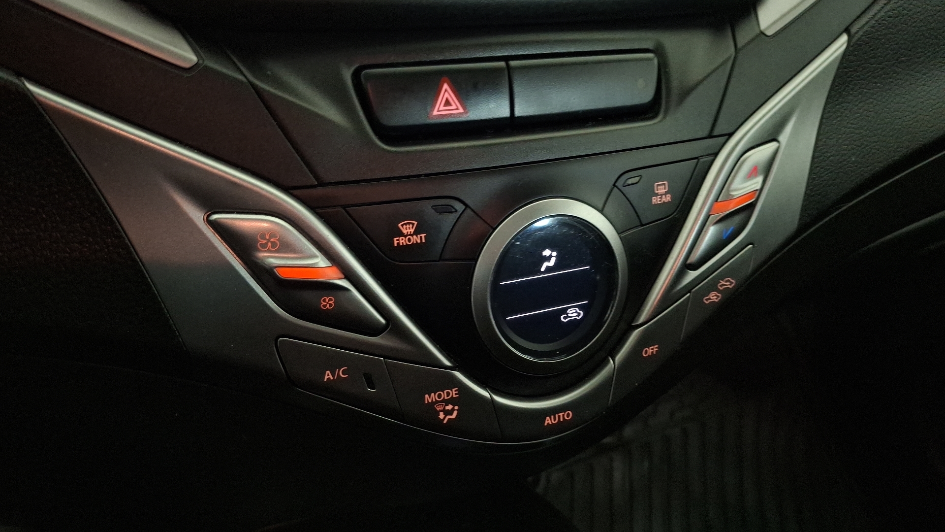 Suzuki Baleno — foto 15 de 16
