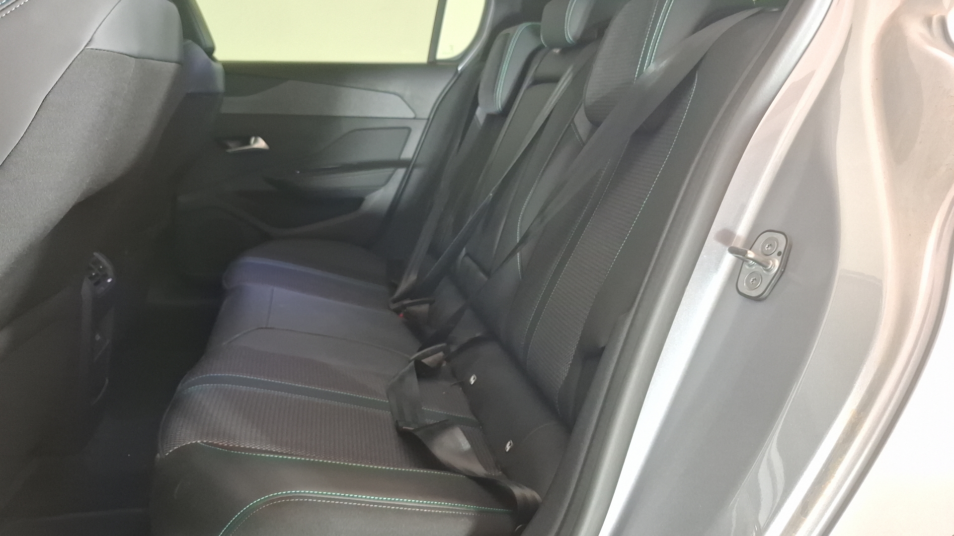 Peugeot 308 — foto 14 de 16