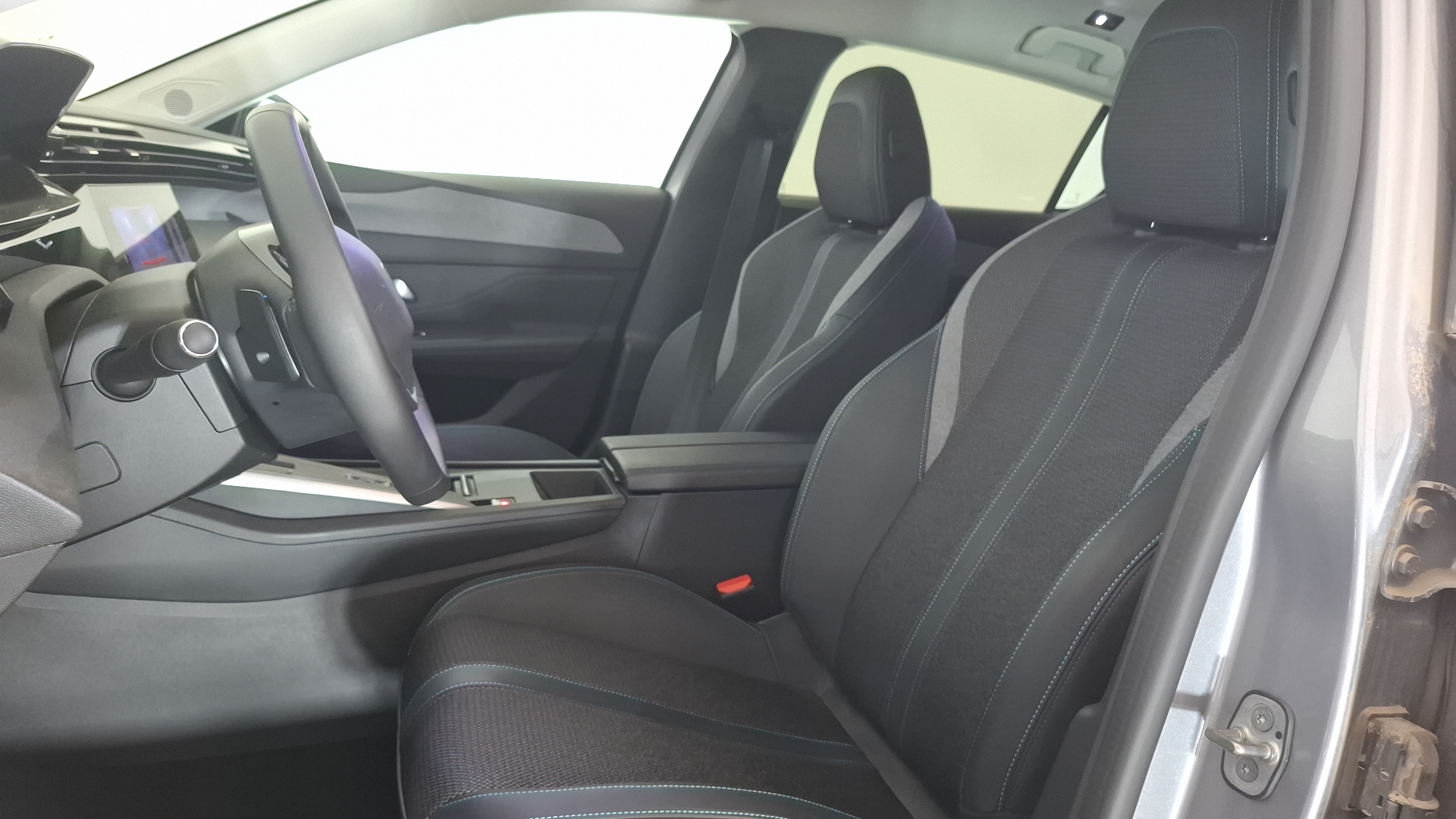 Peugeot 308 — foto 13 de 16