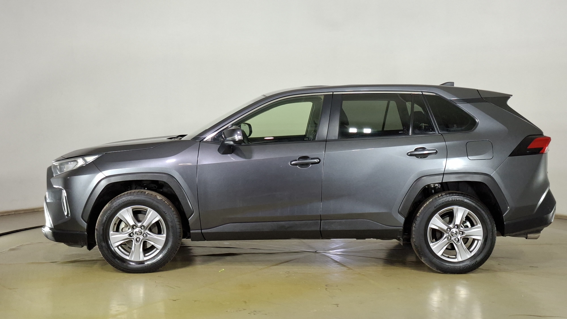 Toyota RAV4 — foto 7 de 16