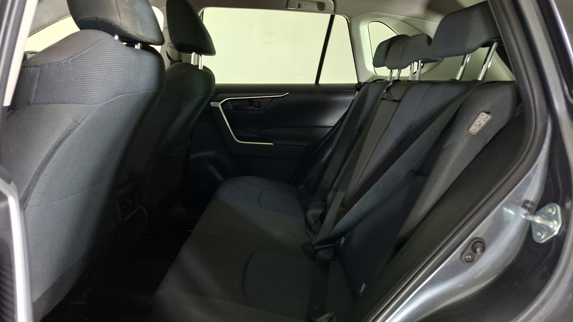 Toyota RAV4 — foto 14 de 16