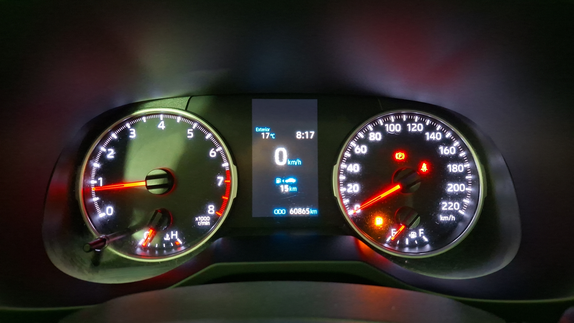 Toyota RAV4 — foto 9 de 16