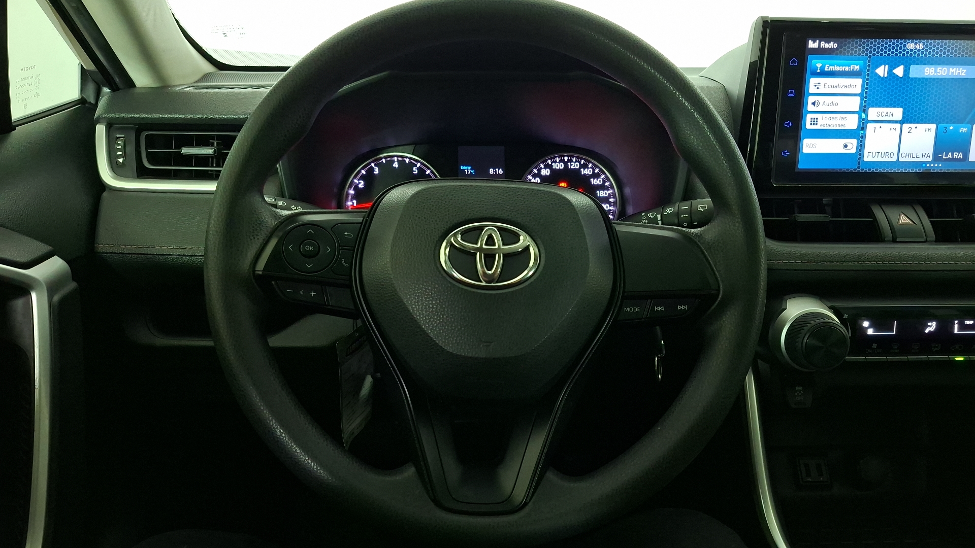 Toyota RAV4 — foto 8 de 16