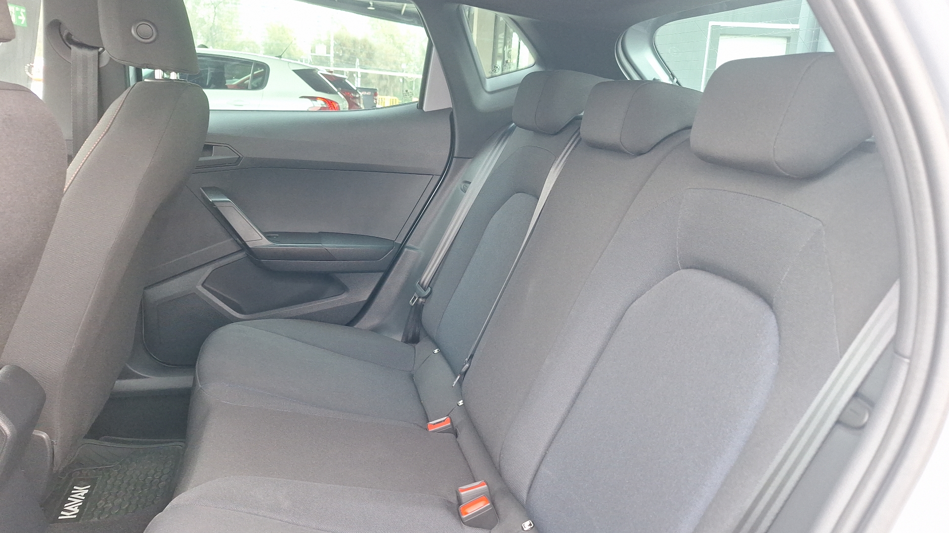 SEAT Ibiza — foto 14 de 16
