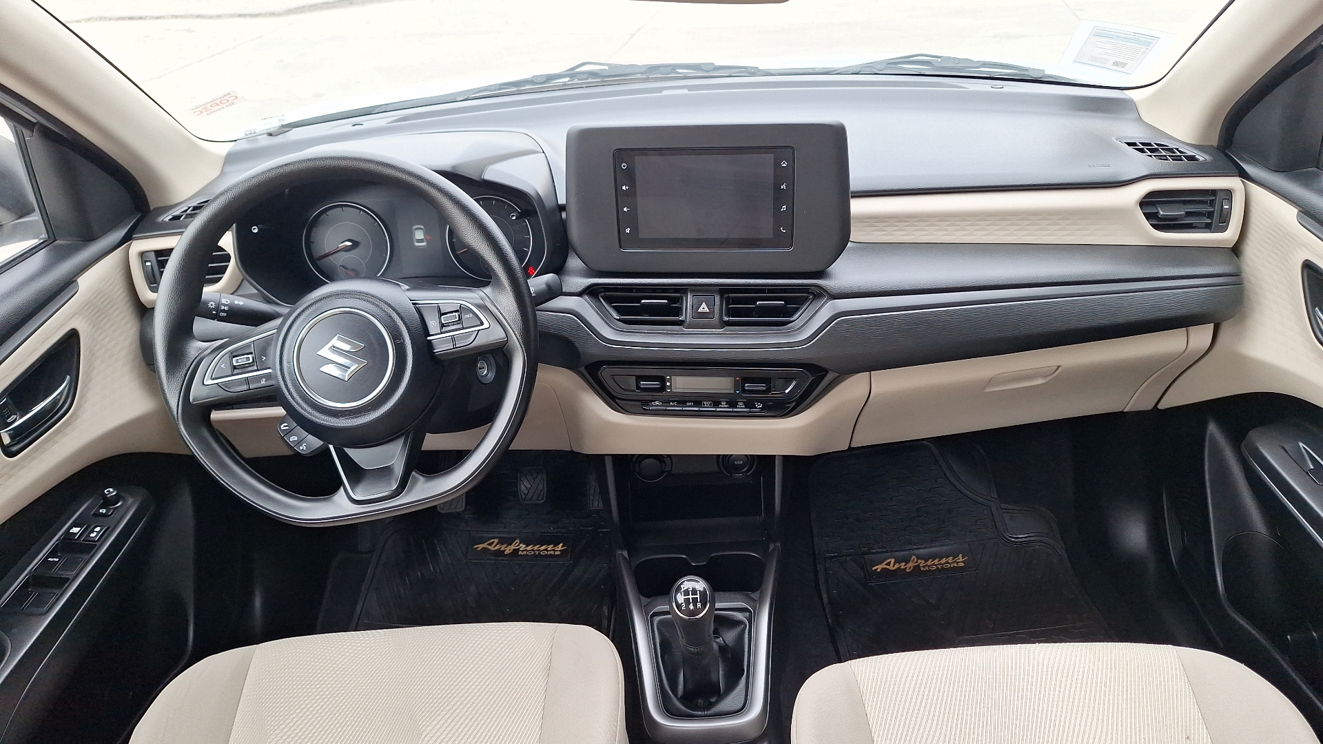 Suzuki Dzire — foto 6 de 15