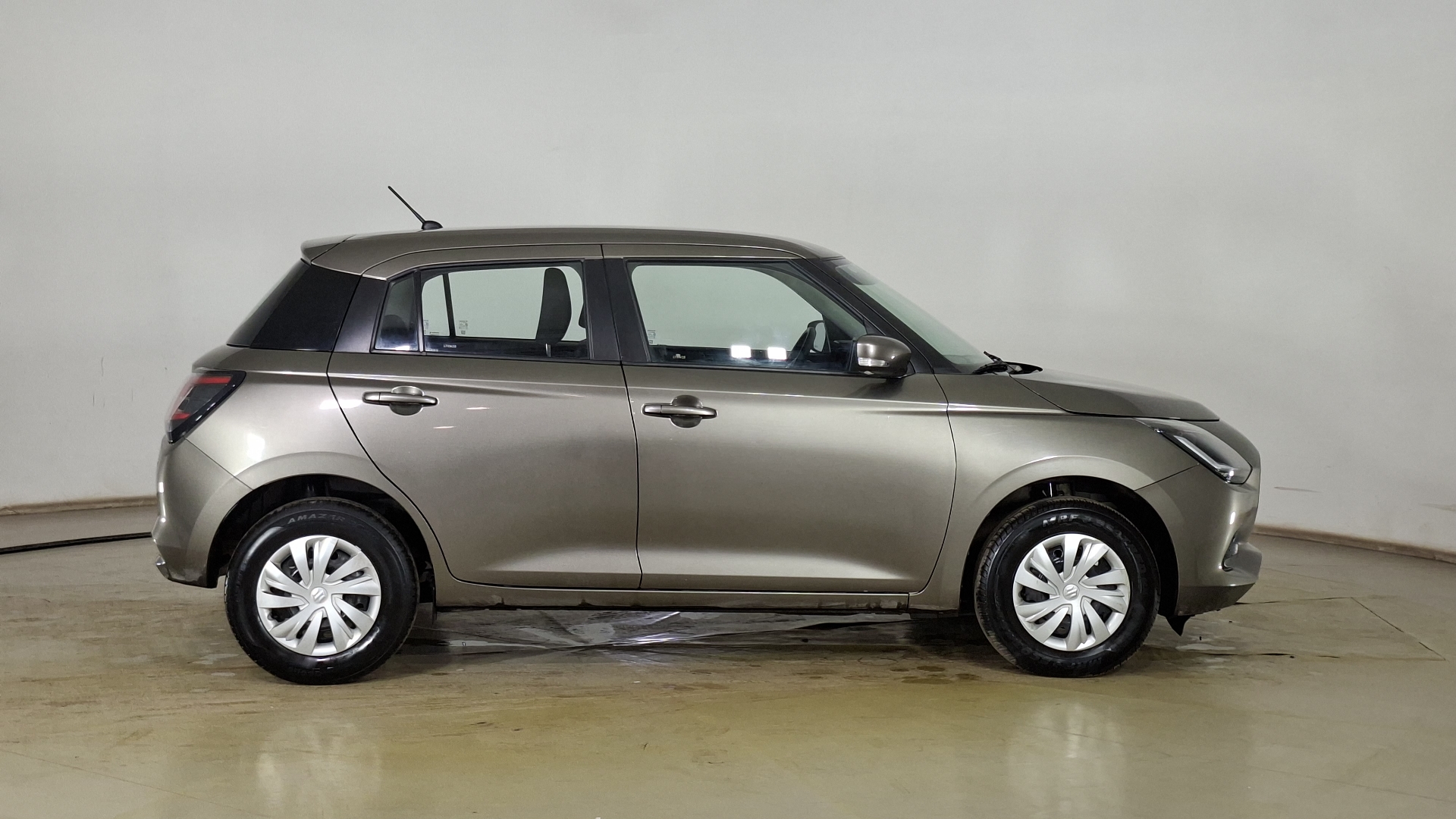 Suzuki Swift — foto 4 de 16