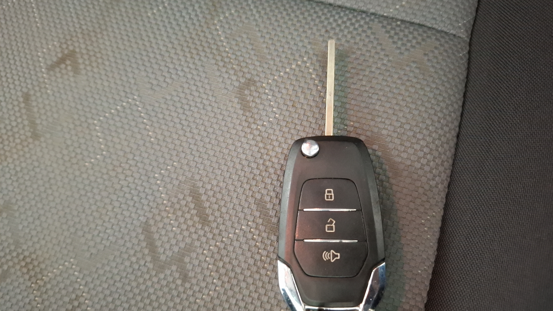 Maxus T60 — foto 15 de 15