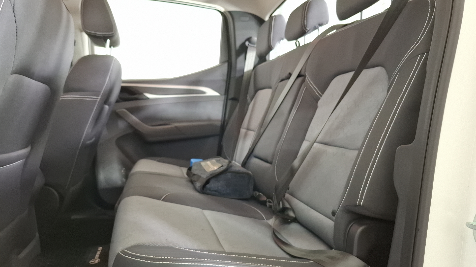 Maxus T60 — foto 13 de 15