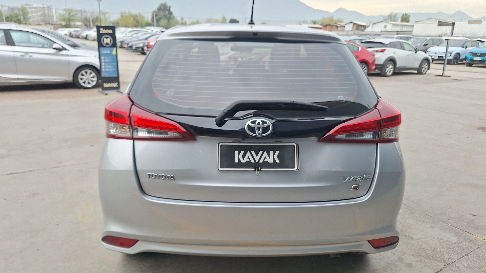 Toyota Yaris — foto 3 de 15