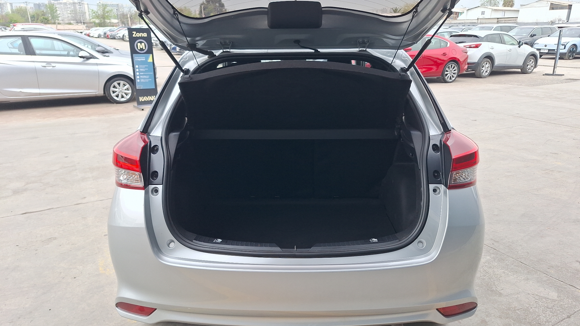 Toyota Yaris — foto 4 de 15