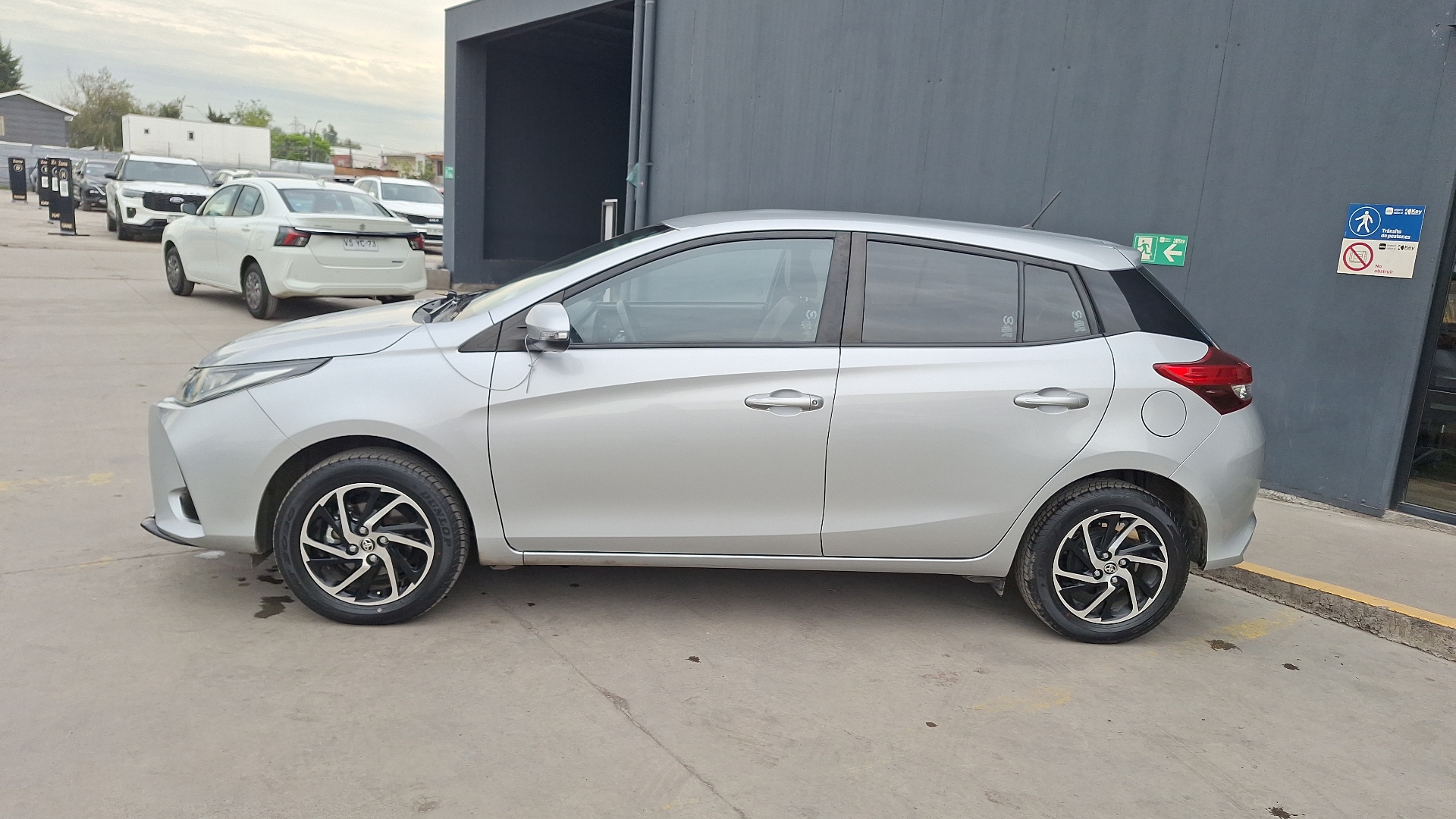 Toyota Yaris — foto 2 de 15