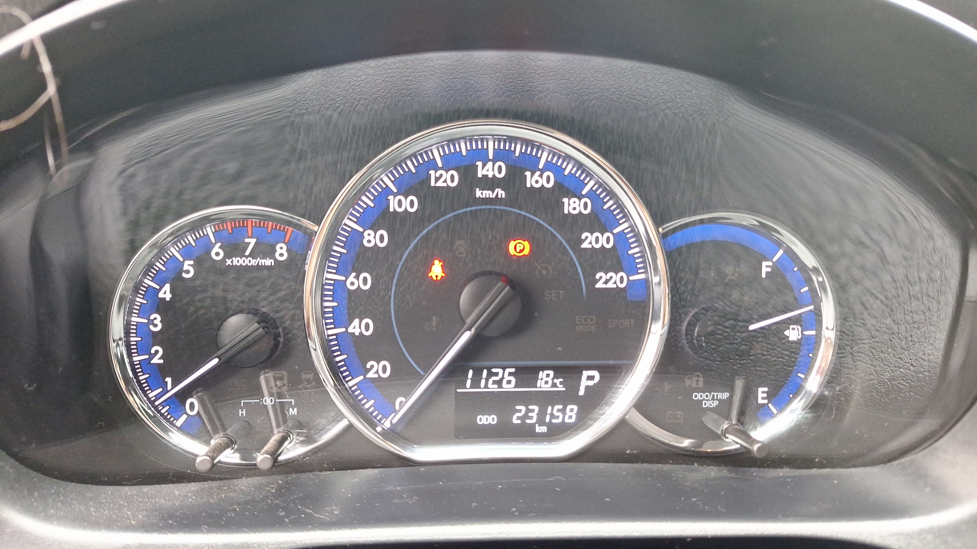 Toyota Yaris — foto 9 de 15