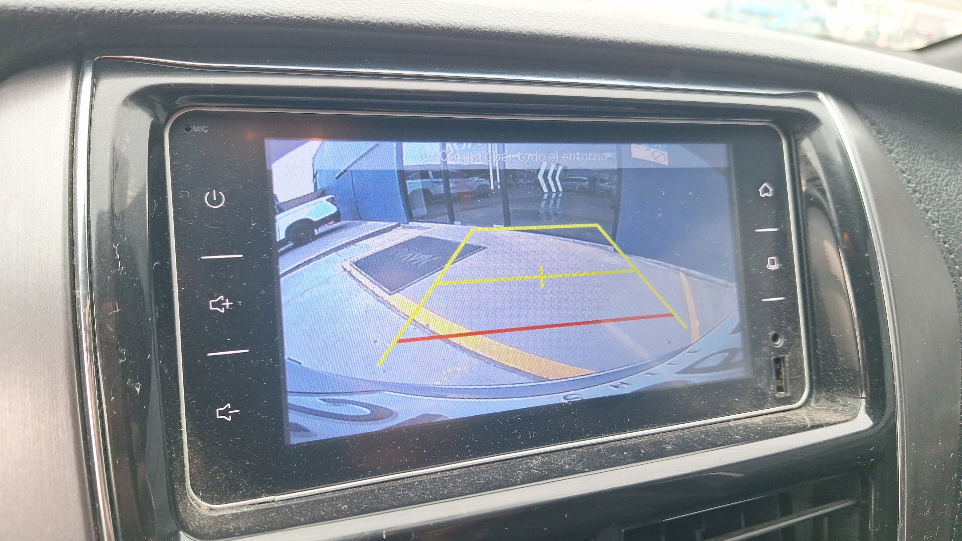 Toyota Yaris — foto 12 de 15