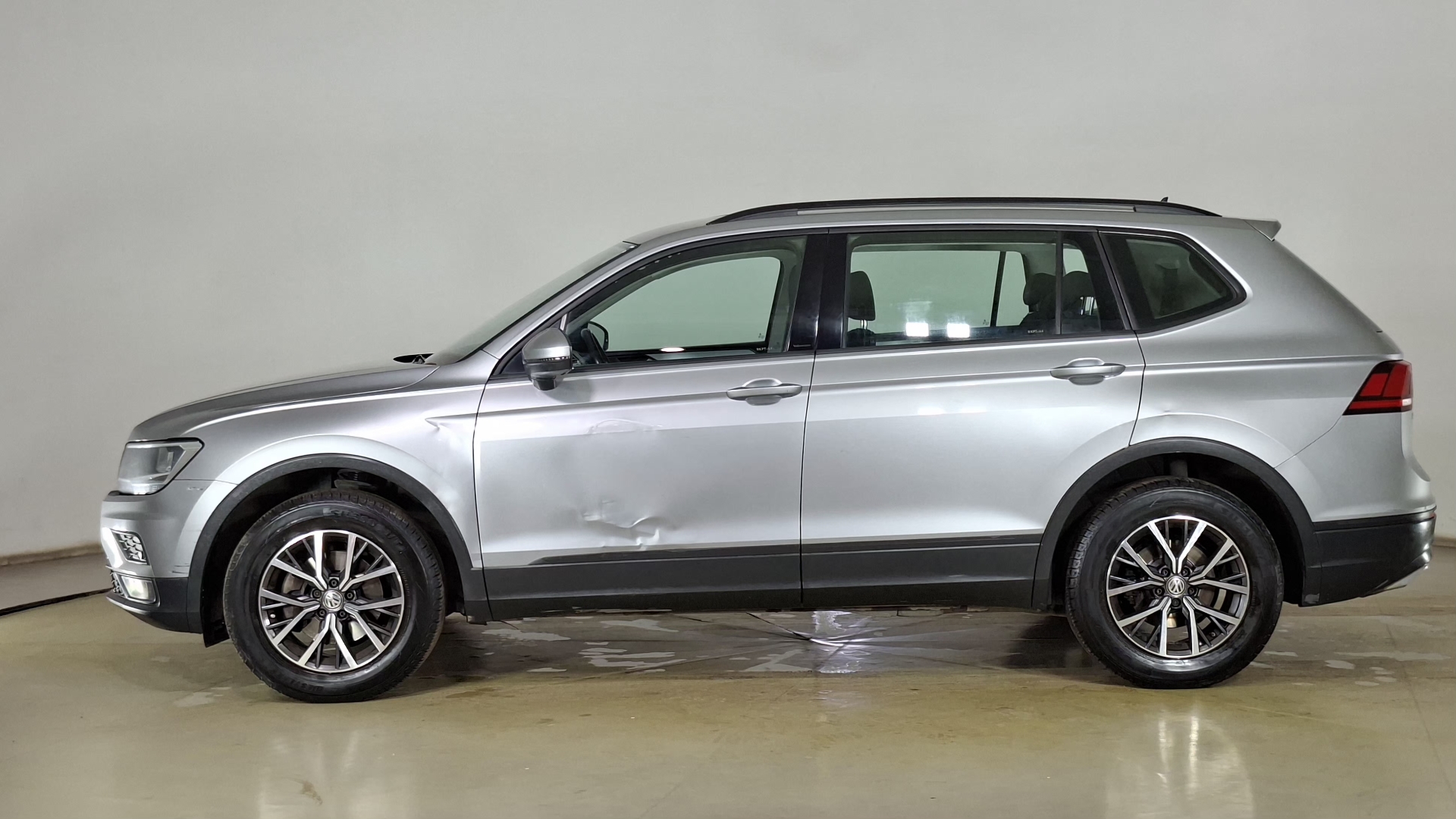 Volkswagen Tiguan — foto 7 de 17