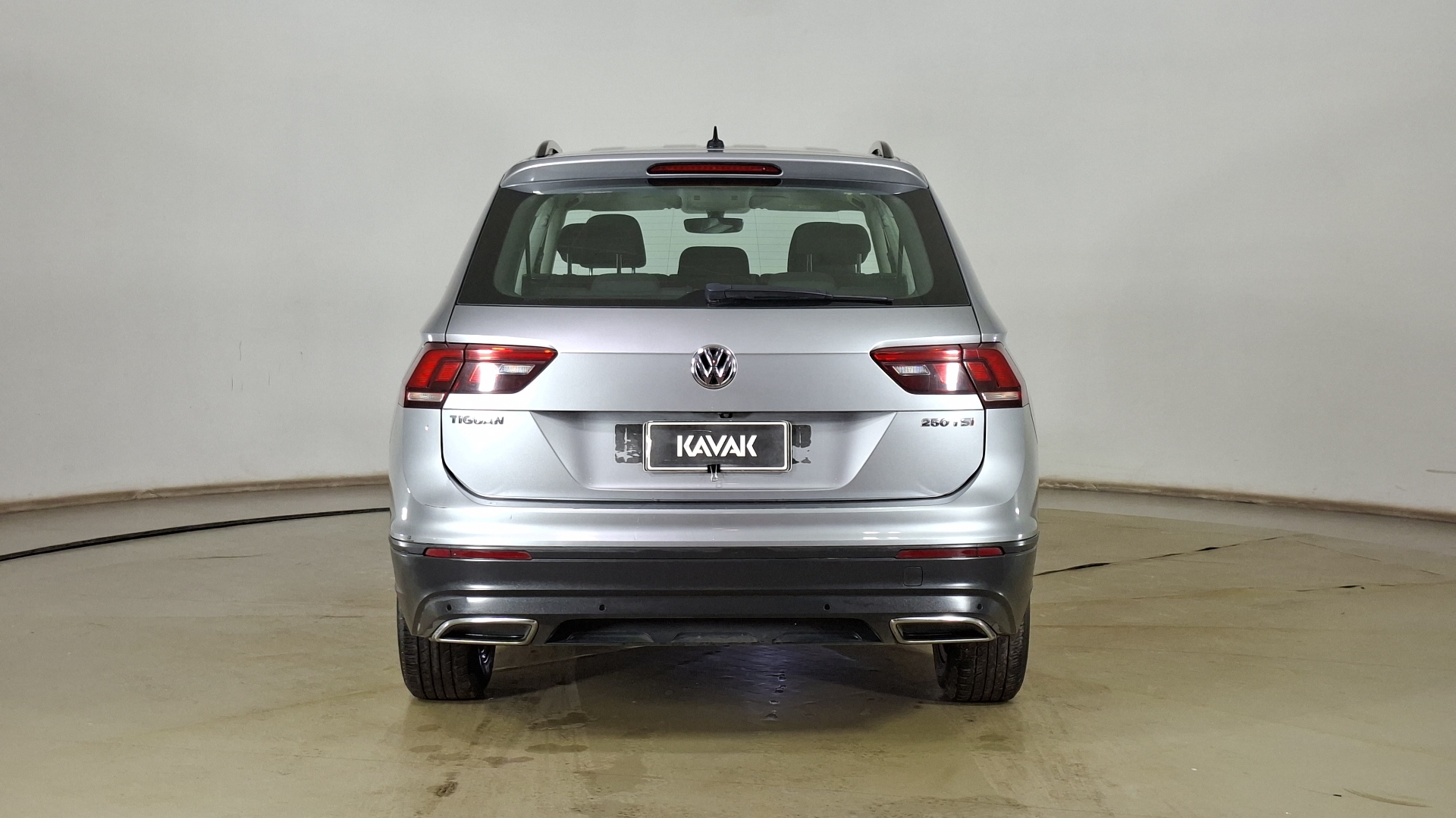 Volkswagen Tiguan — foto 5 de 17