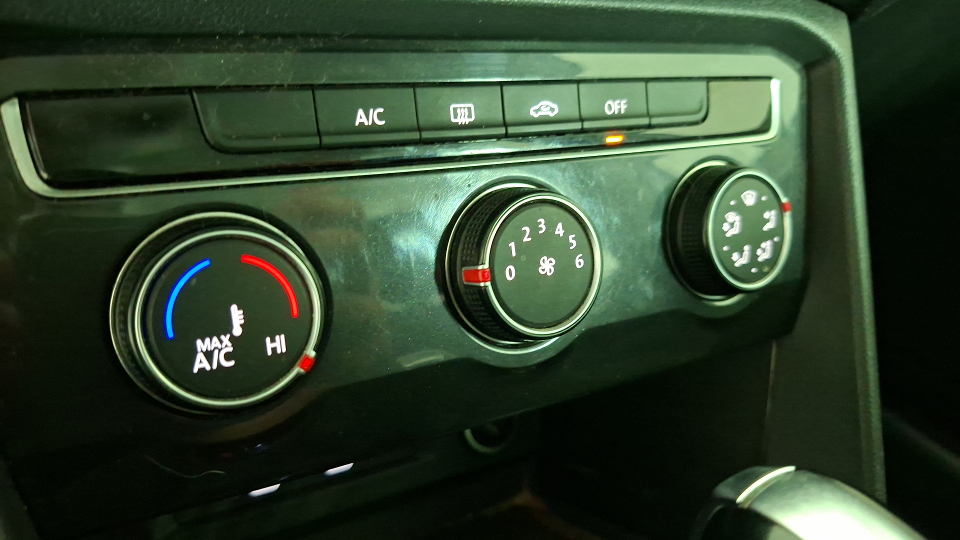 Volkswagen Tiguan — foto 16 de 17