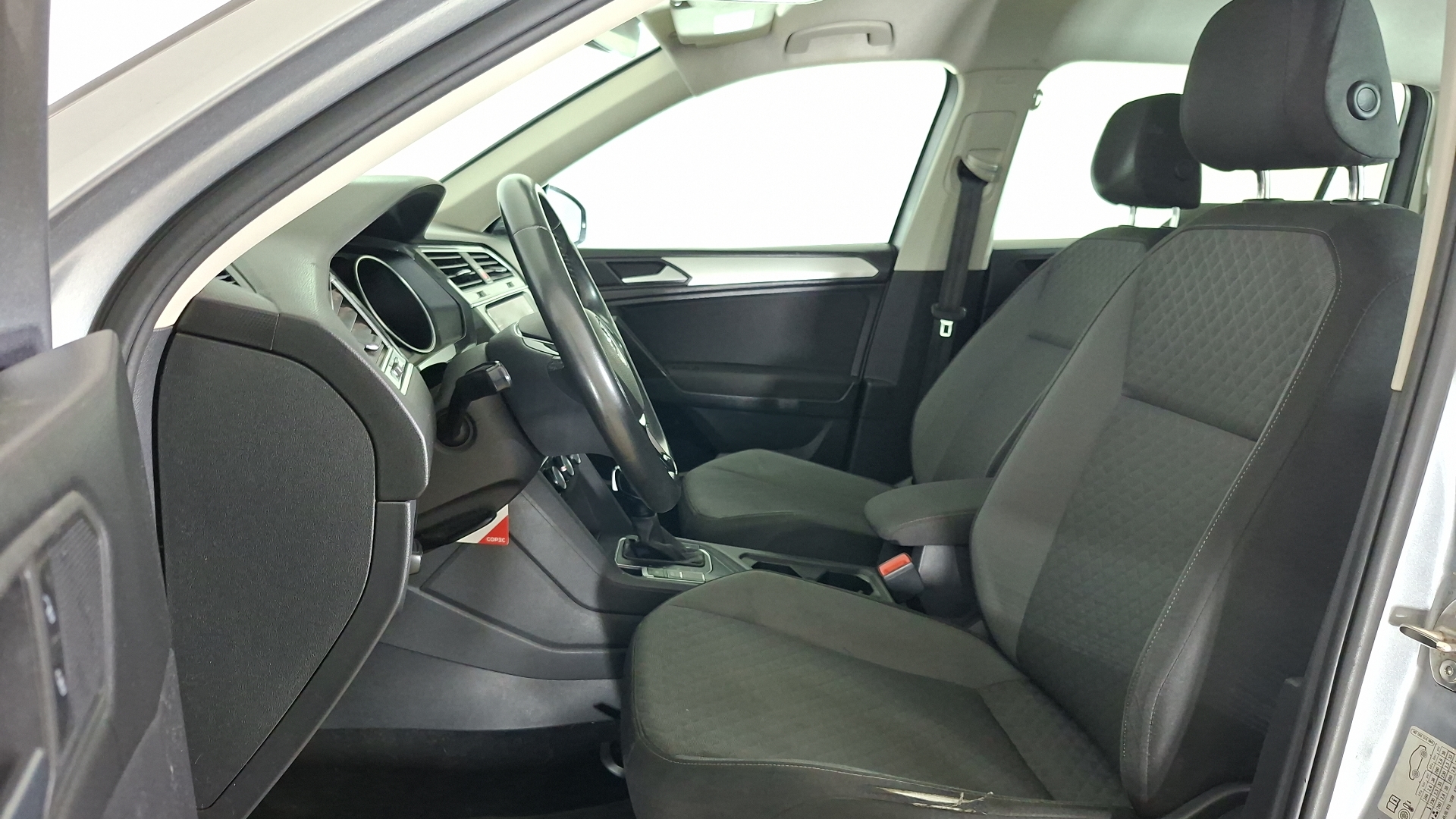 Volkswagen Tiguan — foto 13 de 17