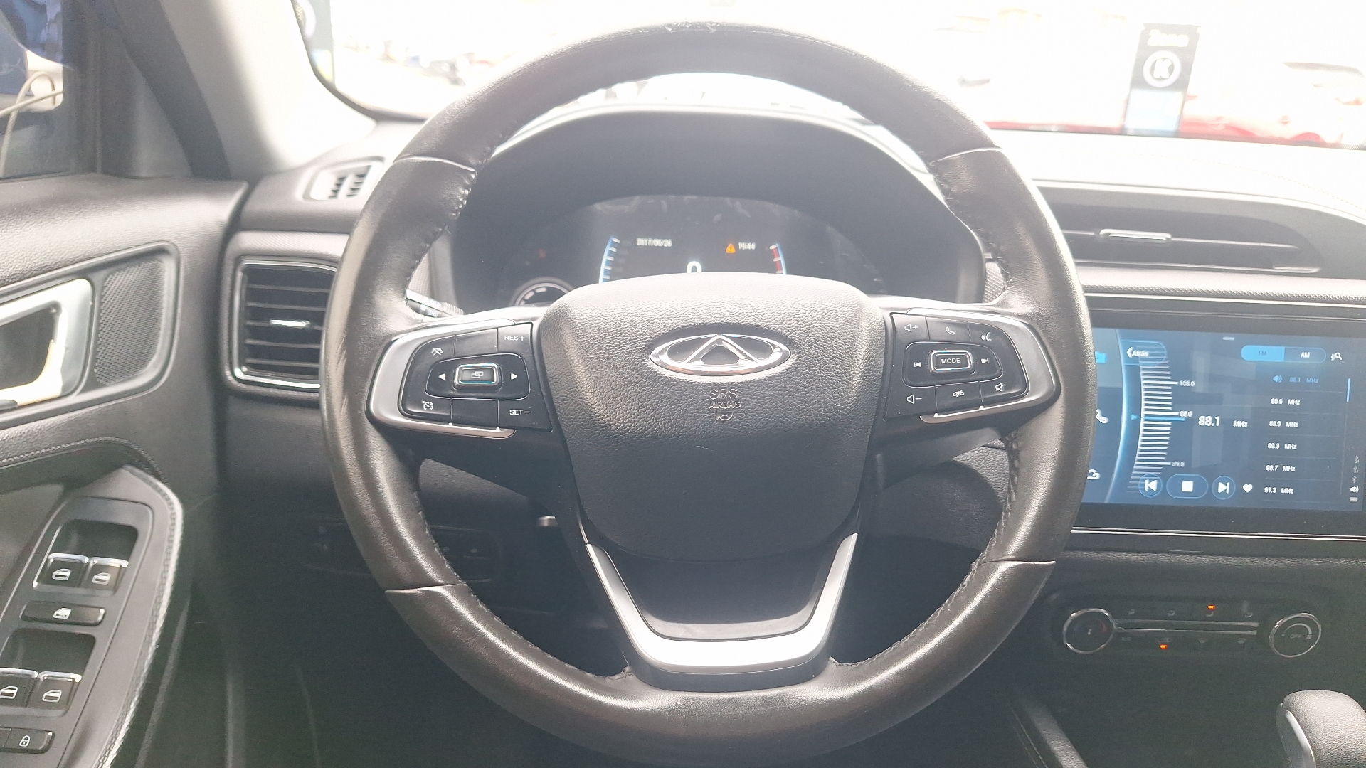 Chery Tiggo 3 — foto 8 de 15