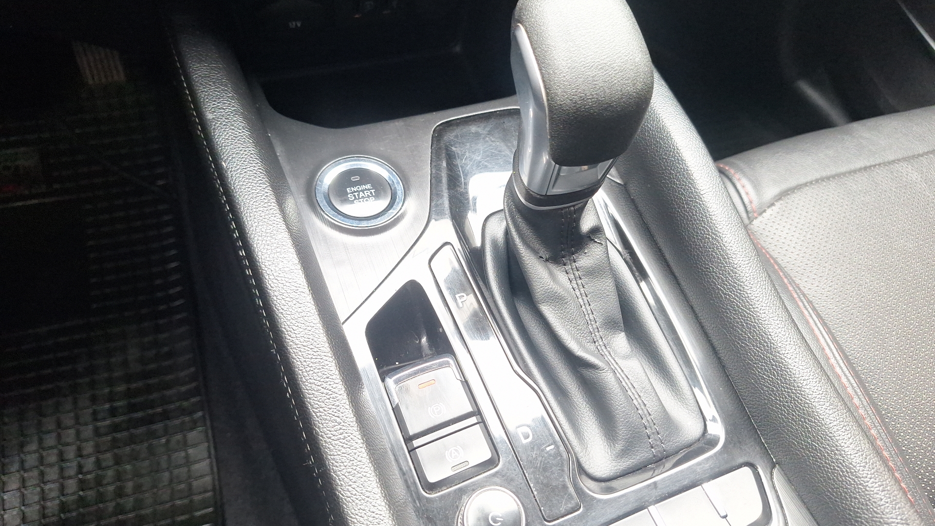 Chery Tiggo 3 — foto 11 de 15