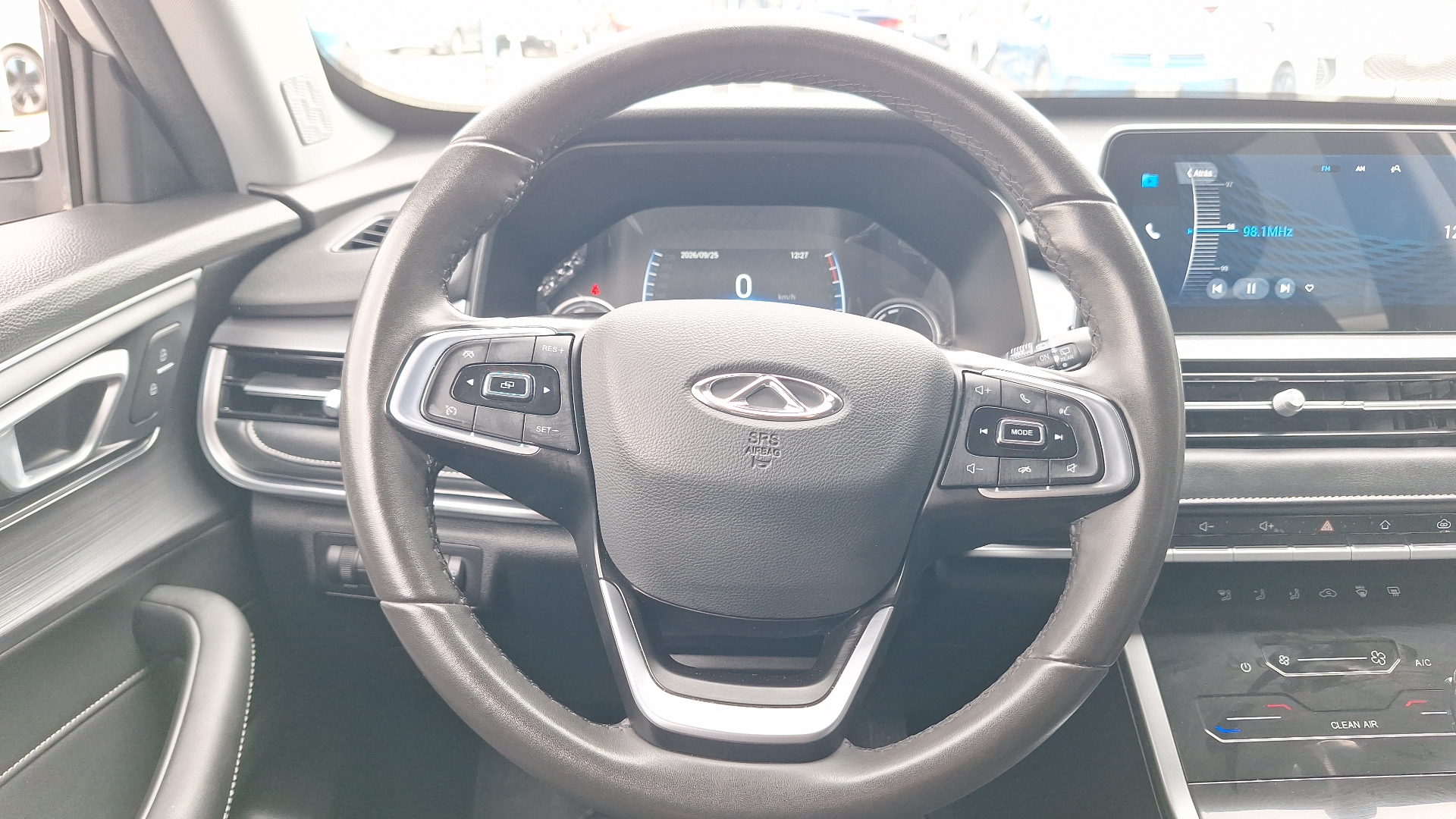Chery Tiggo 3 Pro — foto 8 de 15