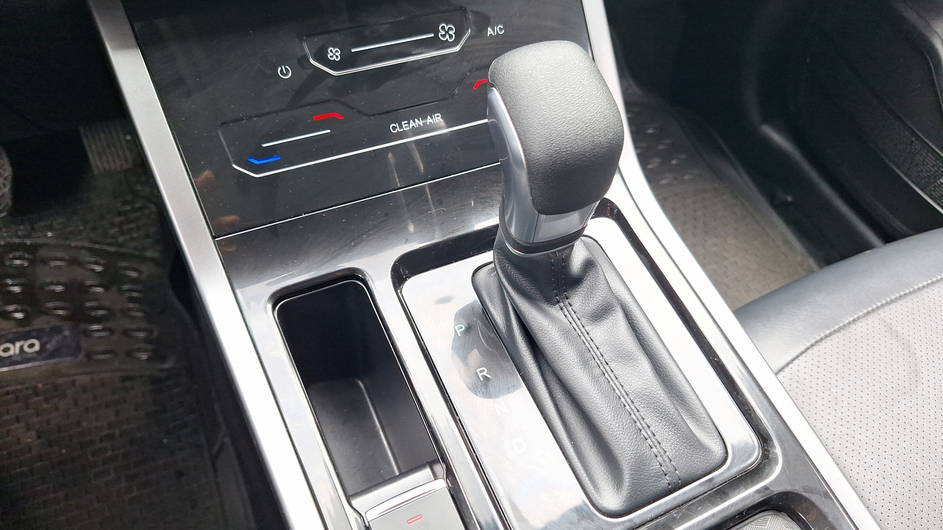 Chery Tiggo 3 Pro — foto 11 de 15