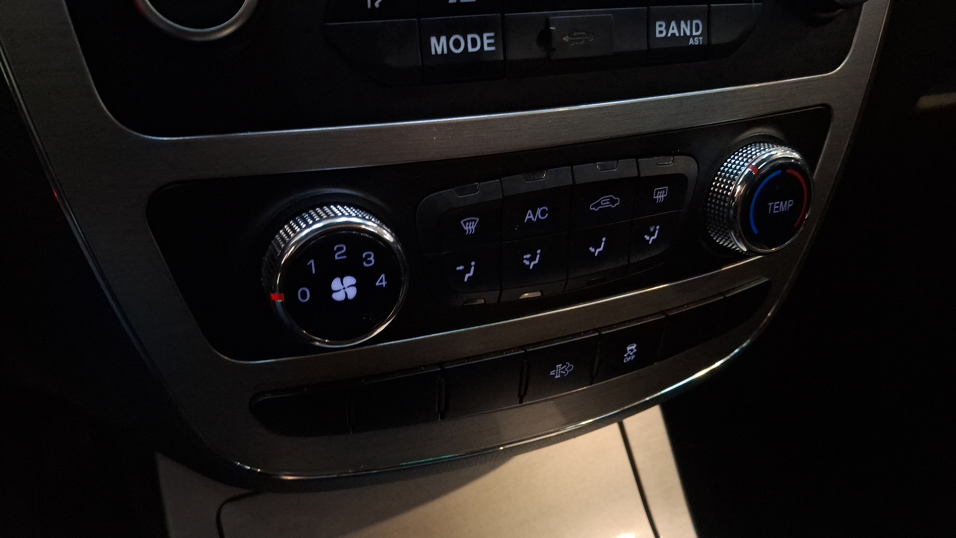 JAC T8 — foto 14 de 15