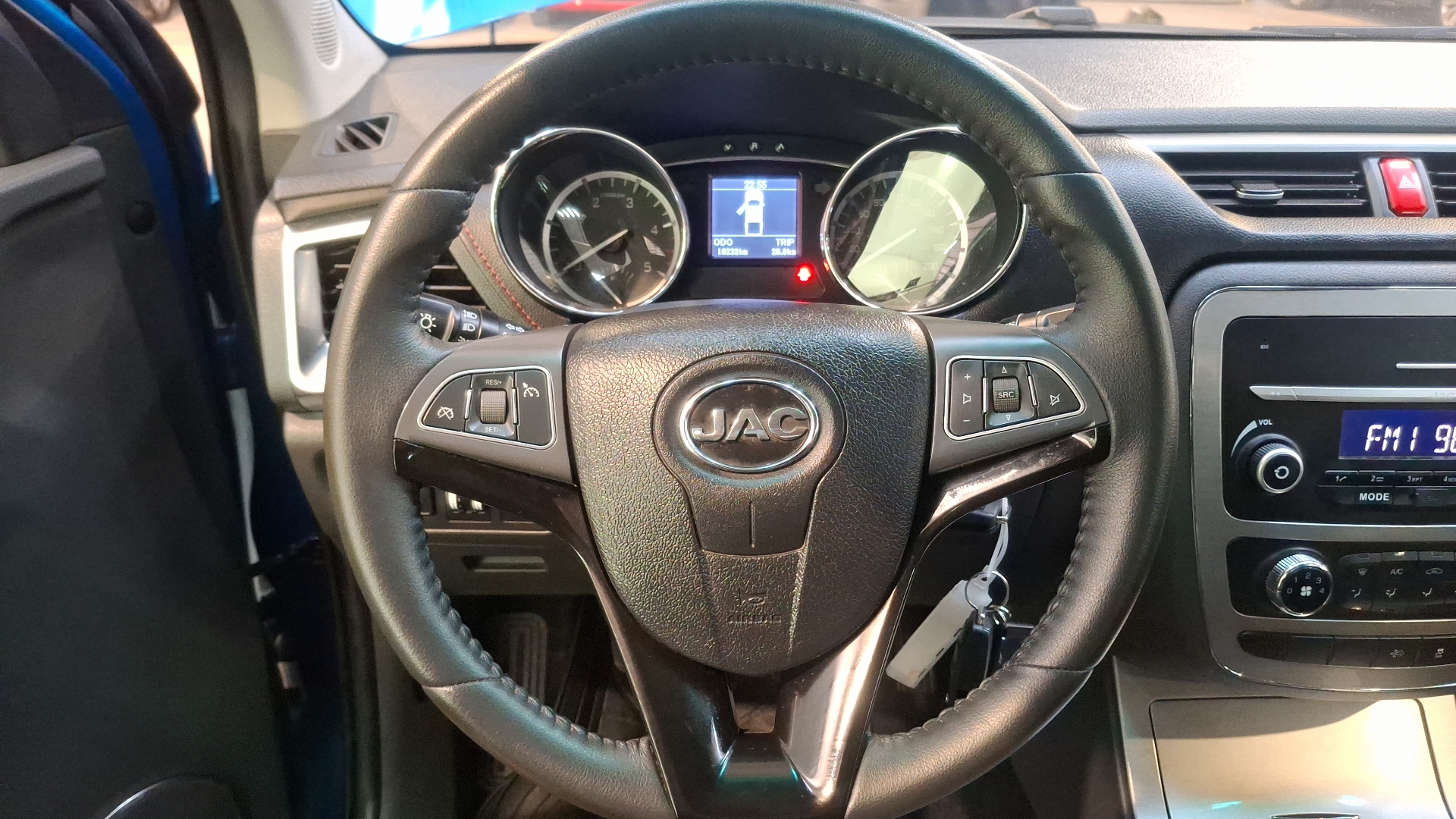JAC T8 — foto 8 de 15