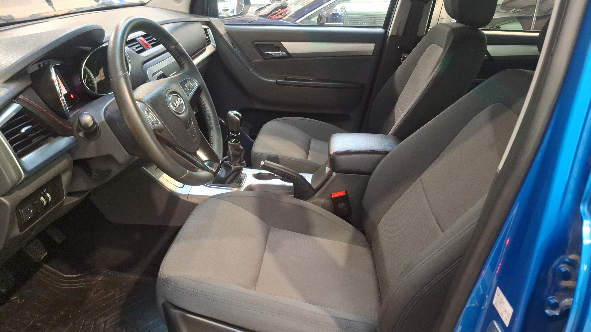 JAC T8 — foto 12 de 15