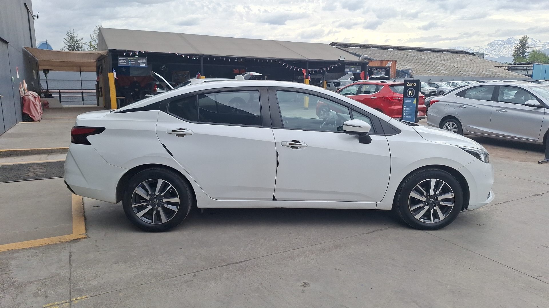 Nissan Versa — foto 5 de 15
