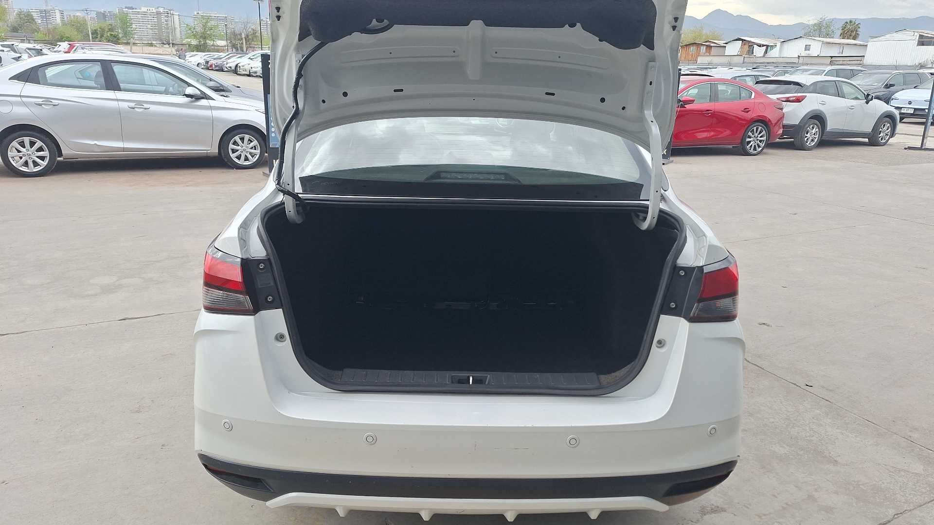 Nissan Versa — foto 4 de 15